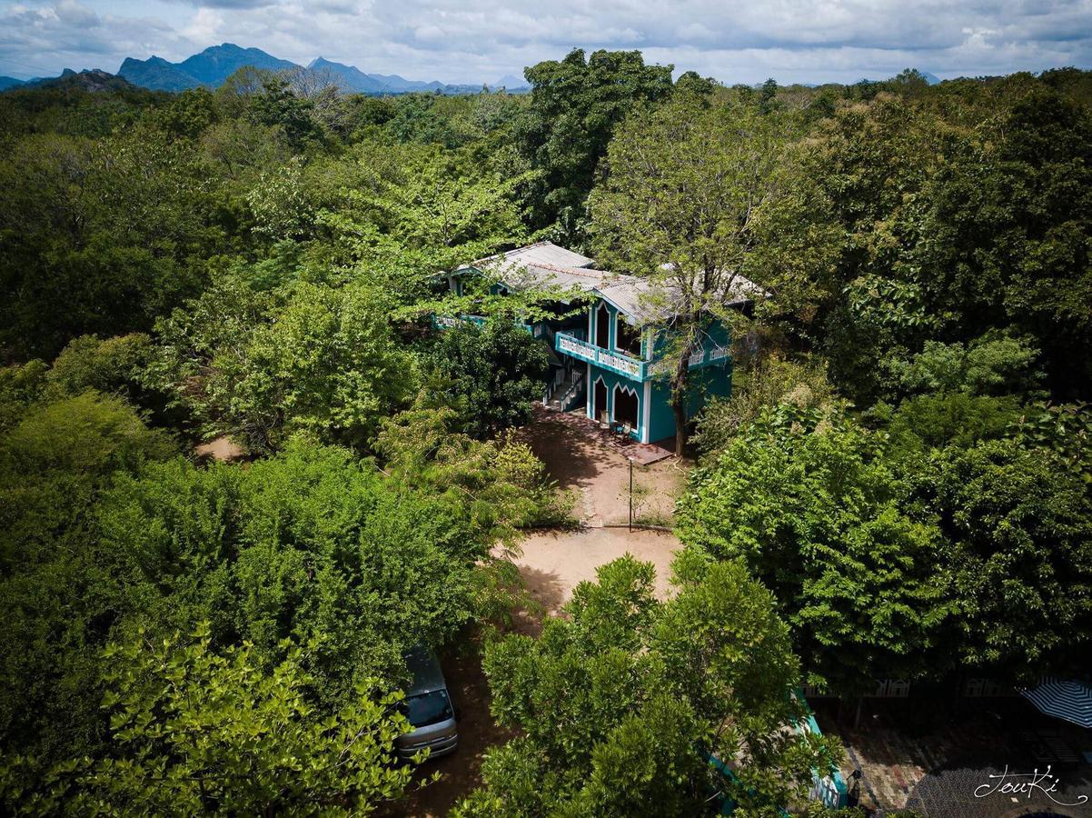 The Lion Rock Hotel Sigiriya Eksteriør billede